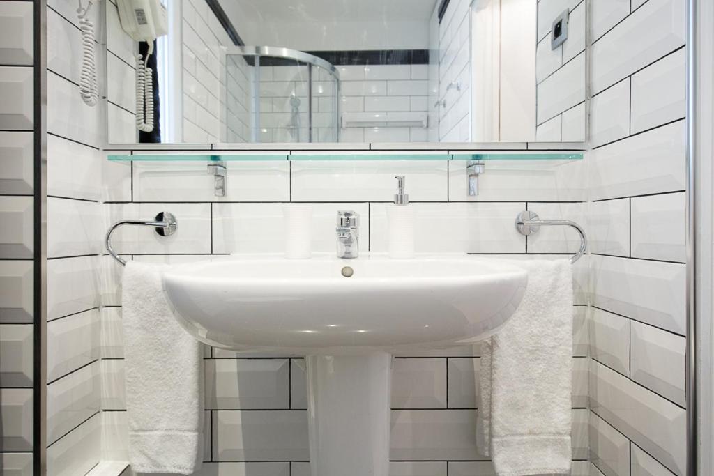 דירות פריז Near Eiffel Tower - Beautiful Flat מראה חיצוני תמונה